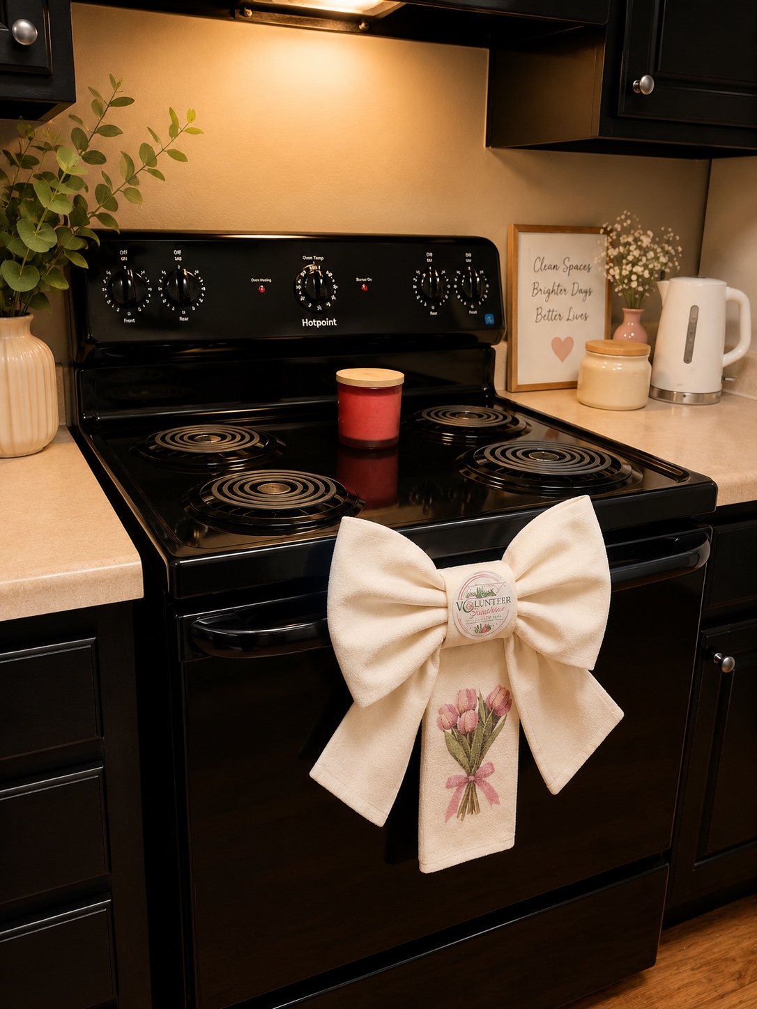 Clean finished kitchen with Volunteer Sunshine signature towel fold
